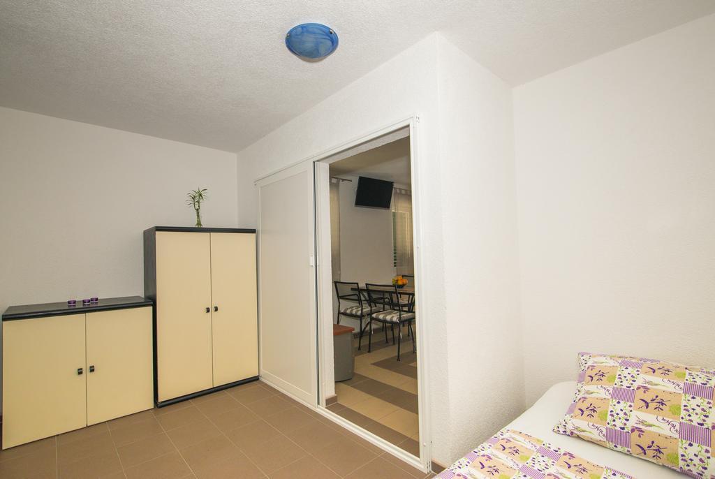 מאקרסקה Apartment Afrika מראה חיצוני תמונה