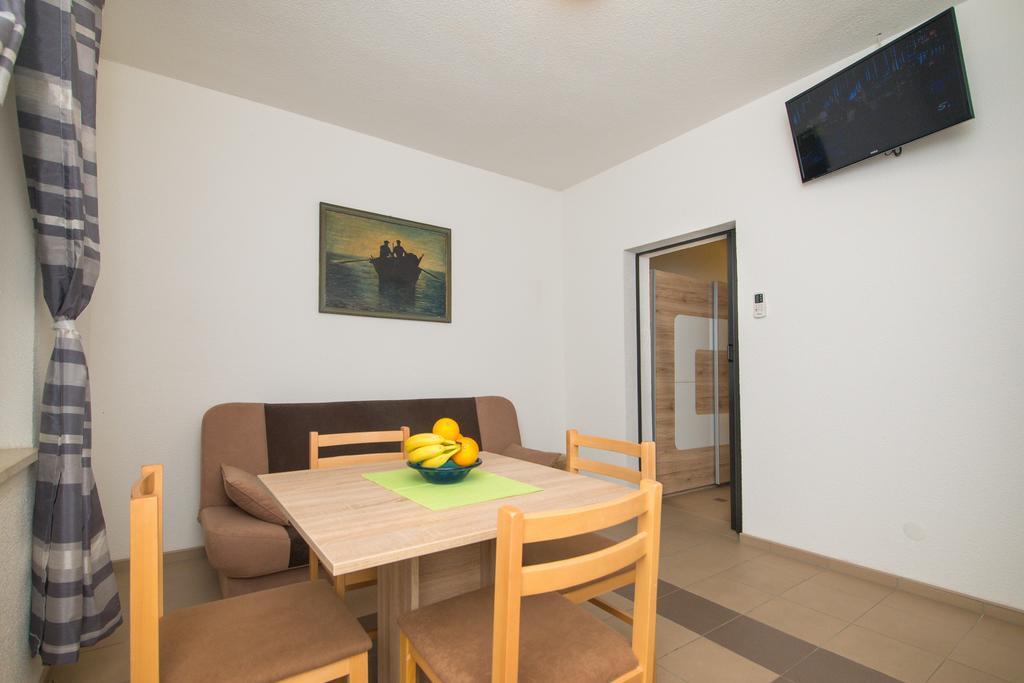 מאקרסקה Apartment Afrika מראה חיצוני תמונה