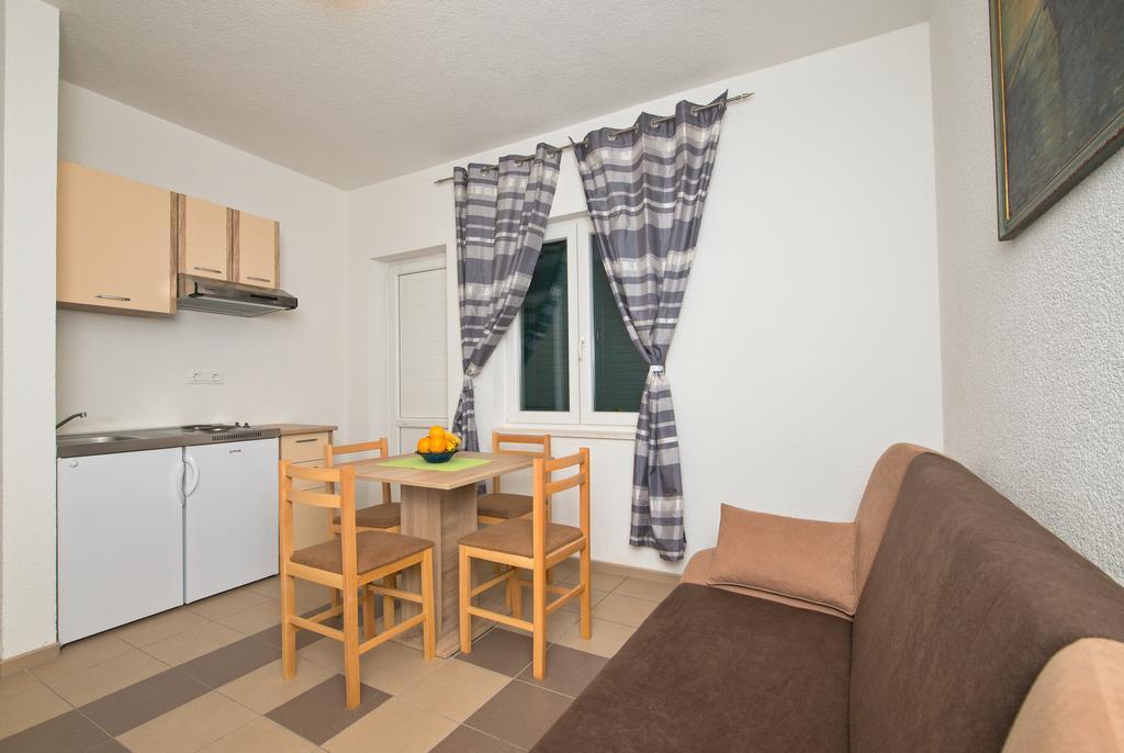מאקרסקה Apartment Afrika מראה חיצוני תמונה
